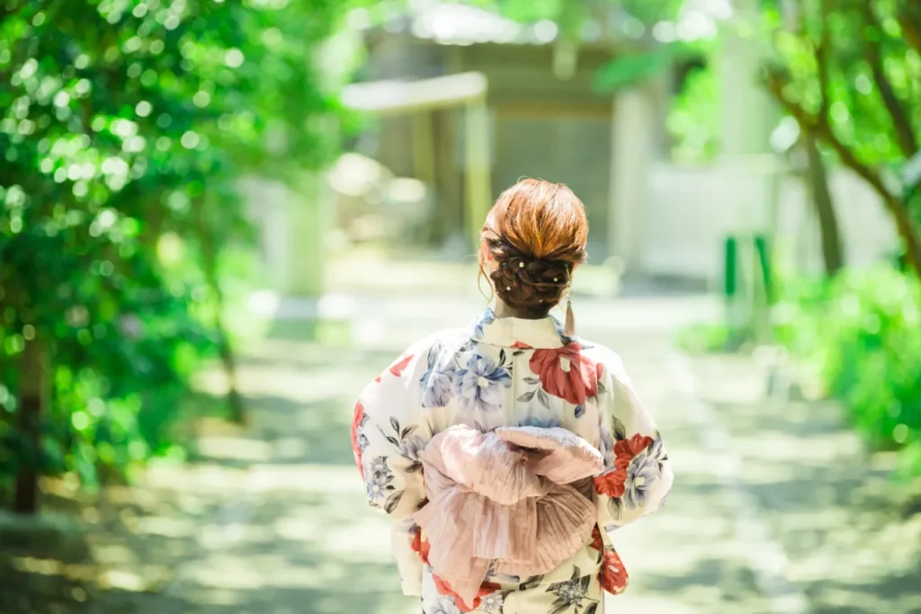 実際は浴衣で出歩いても恥ずかしくない