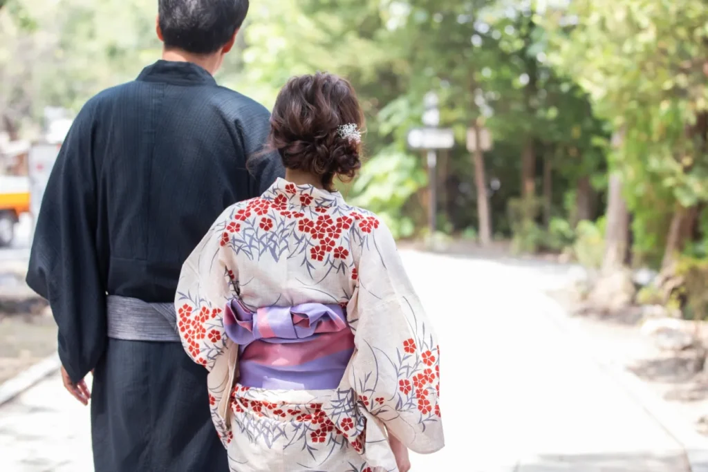 街歩きで浮かないための浴衣選びとマナー