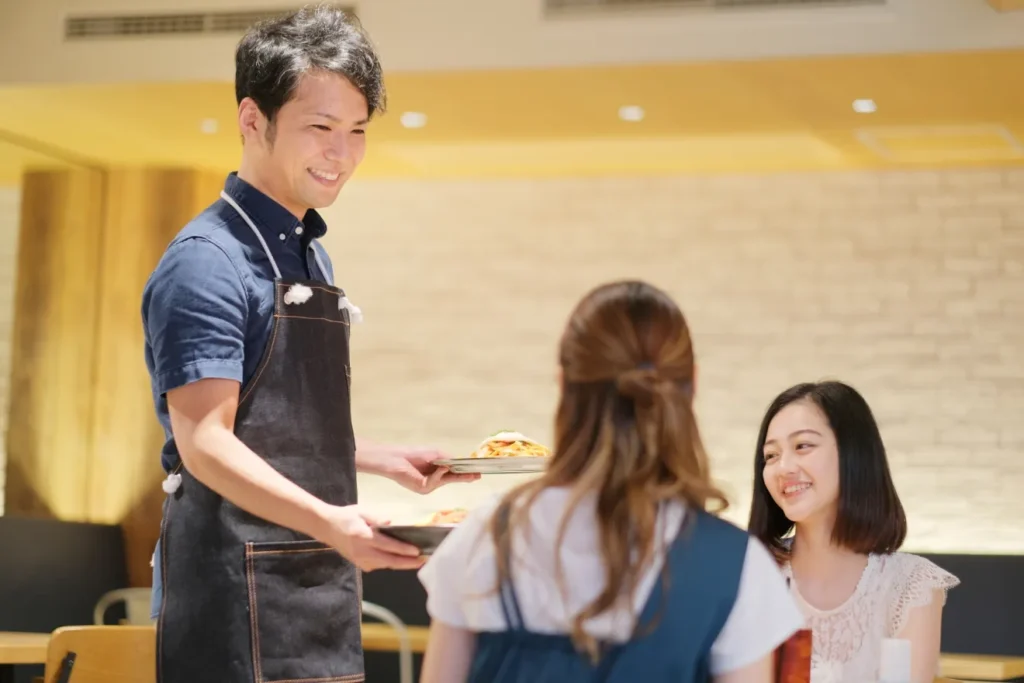 混雑時でも楽しむための食事と休憩